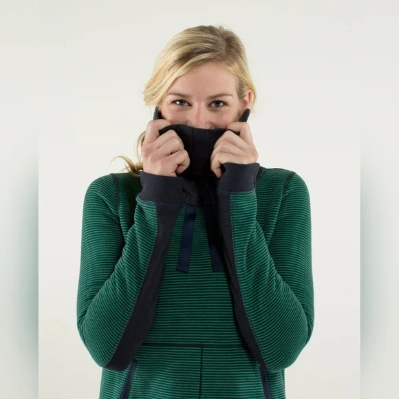 💥 Vintage Lululemon Avenue Pullover - Picture 3 of 11